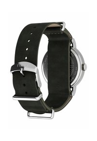 Montre Timex avec un cadran rond noir, un boîtier en acier inoxydable et un bracelet en cuir vert foncé avec des accessoires et une boucle en argent.