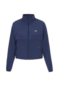 Marinblå vindjacka i lätt material med hög krage, blixtlås fram och en paraplylogotyp på bröstet.