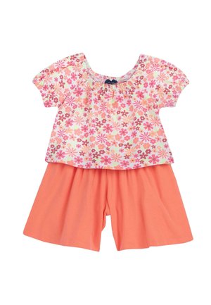 Mädchen-Zweiteiler mit kurzärmeligem Oberteil in Pink und Orange mit Blumenmuster und einfarbigen korallfarbenen weiten Shorts.