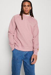 Carhartt WIP CHASE - Sweatshirt - glassy pink / gold