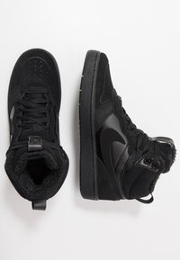 Nike Sportswear - COURT BOROUGH MID 2 BOOT WINTERIZED - Kõrge servaga tossud - black/white Väikepilt 1