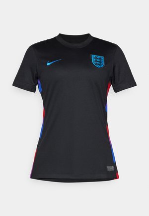 Maglia sportiva nera a maniche corte con colletto tondo. Presenta un logo Nike blu e lo stemma dell'Inghilterra; accenti colorati in rosso, blu e viola sui lati.