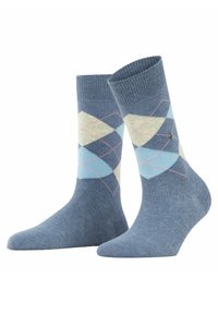 Blaue Socken mit einem Diamantenmuster in Hellblau und Creme, akzentuiert mit rosa Linien. Hergestellt aus einem strukturierten Strickmaterial.