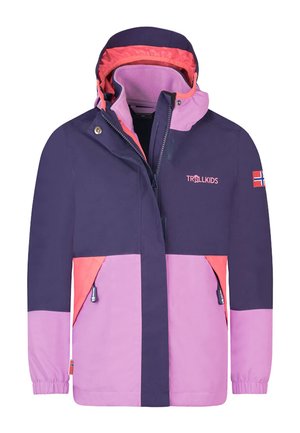 Lila- und rosa wasserfeste Jacke mit Reißverschlussvorn, verstellbarem Kapuzenansatz und Logo. Enthält zwei Seitentaschen und elastische Bündchen.