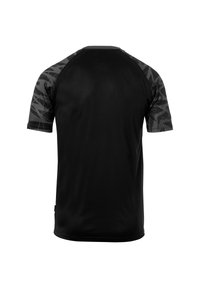 Maglietta atletica a maniche corte nera con accenti grigi a fantasia sulle spalle; texture liscia con scollatura rotonda e design aderente.