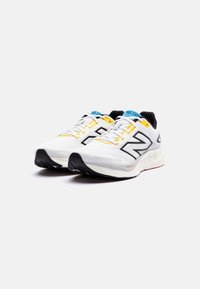 New Balance FRESH FOAM 680 V8 - Hardloopschoenen voor op de weg - white