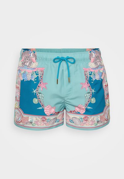 Calções de banho turquoise com uma cintura elástica, detalhe de cordão e padrões coloridos com temas marinhos, incluindo conchas e vida marinha.