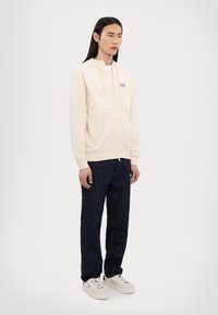EA7 Emporio Armani TRAIN CORE HOODIE - Majica s kapuljačom - whitecap gray