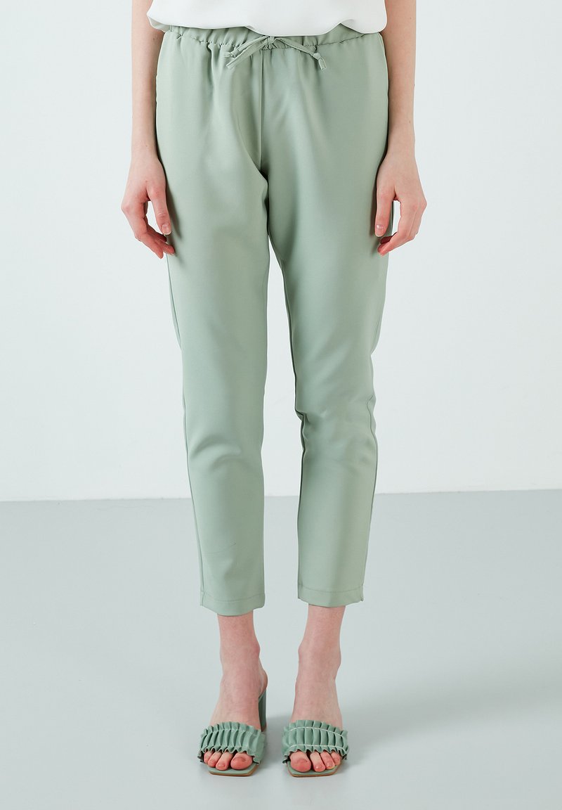 LELA REGULAR FIT - Hlače - mint