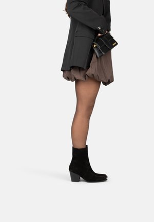 Cowboy/biker ankle boot - black