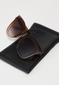 QUAY AUSTRALIA AFTER HOURS - Gafas de sol - coffee doe/brown