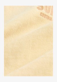 Unausgewählt, yellow back print