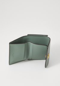 COACH ESSENTIAL CARD HOLDER WALLET - Wallet - sage