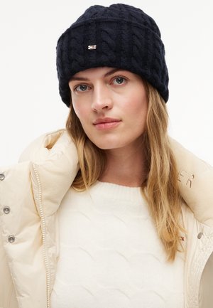Tommy Hilfiger, ENAMEL FLAG CABLE BEANIE - Muts - space blue