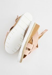 Next FOREVER COMFORTÂ® CROSSOVER SPORTS WEDGES - Sandály na klínu - nude pink