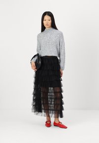 VILA VIEVELYN MIDI SKIRT - Dolgo krilo - black