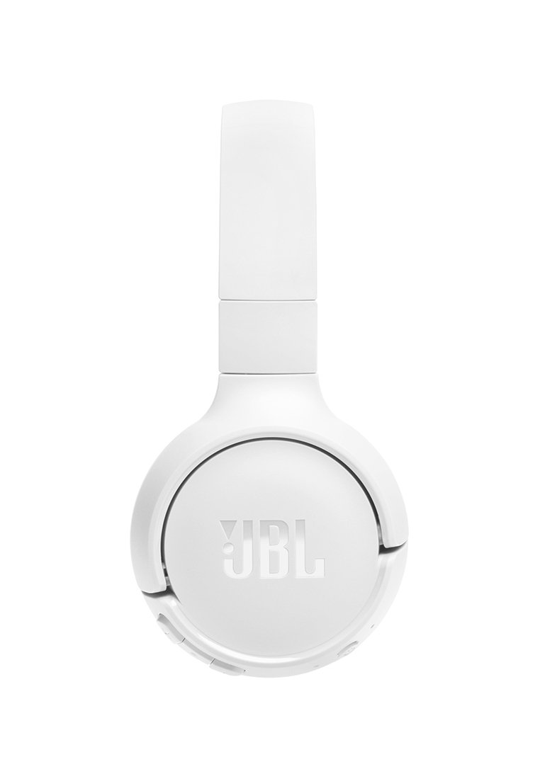 Weiße Over-Ear JBL kabellose Kopfhörer mit verstellbarem Kopfband und Steuerungstasten an der Ohrmuschel.