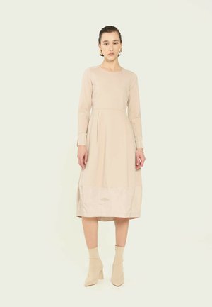 AMELIA  - Maksimekko - beige