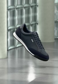 Non sélectionné, dark blue