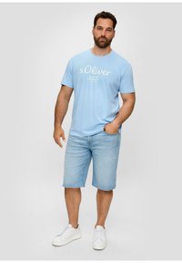 s.Oliver - T-shirt z nadrukiem