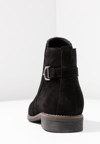 Pier One Botines bajos - black