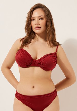 Calzedonia, SHINY SATIN BALCONETTE - Bikinitop - red