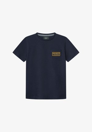 Mornarsko plavi pamučni majica s kratkim rukavima, okruglim izrezom, koja ima džep na lijevoj strani prsnog koša sa žutim i crnim Hackett Velospeed logotipom.