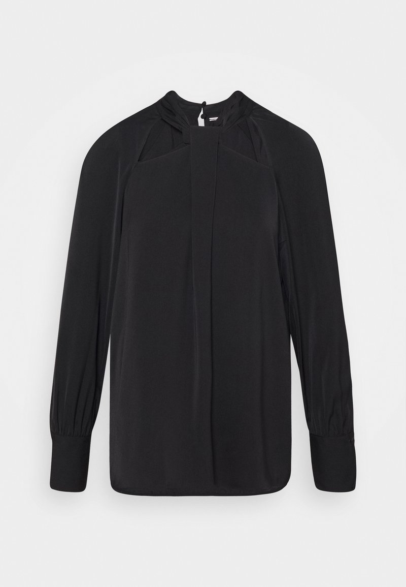 Blusa nera a maniche lunghe con colletto alto, tessuto morbido, pieghe sul davanti e polsini con bottone. Texture liscia con dettagli minimi.
