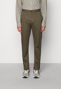 Anerkjendt Chinos - olive