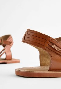 Next WEAVE HUARACHES - Sandaalit nilkkaremmillä - tan brown