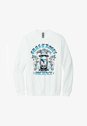 Sudadera blanca con un diseño gráfico de un reloj de arena y rosas. El texto dice "GUNS N' ROSES PATIENCE" en azul y negro.