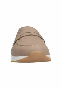Beige Slipper-Schuhe mit einer glatten, matten Oberfläche; verfügen über eine weiße Zwischensohle und eine strukturierte Gummisohle für besseren Halt. Einfaches, klares Design.