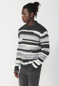 Koroshi - Sweter