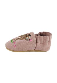 Roze kinderslipper gemaakt van zacht materiaal met een flexibele, platte zool. Heeft een geborduurde hert en bloemaccenten op het bovenwerk.