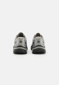 Salomon XT-WINGS 2 UNISEX - Tenisice - ghost gray/silver reflective/black