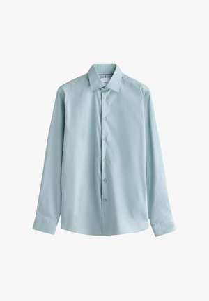Lyseblå skjorte med lange ærmer og knapper, med krave, vist på en hvid baggrund uden synlige rynker eller mønstre.
