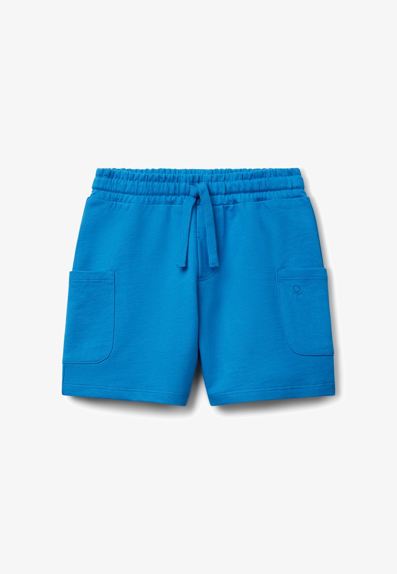Shorts de sport bleus avec une taille élastique, cordon de serrage et deux poches latérales. Tissu lisse avec une finition de couleur unie.