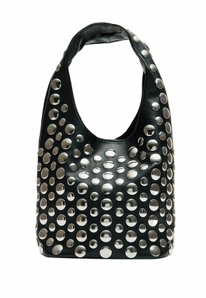 Zwarte leren hobo-tas met grote en kleine reflecterende zilveren ronde studs die het oppervlak en handvat gelijkmatig bedekken.