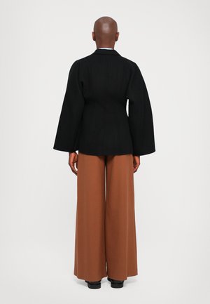 Rankning 9: Stylein - TANARO - Blazer