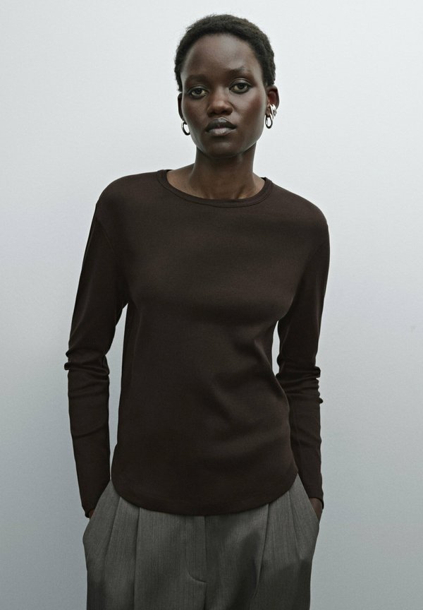 WITH ROUNDED HEM - Long sleeved top