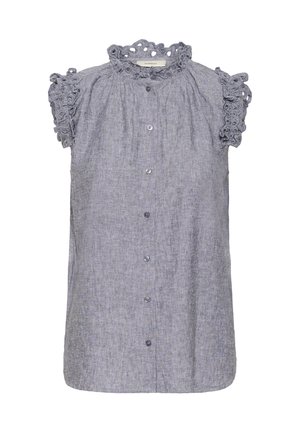 Blusa gris de manga corta con ribete de encaje con volantes. Frente con botones y escote fruncido. Tejido ligero con una sutil textura y patrón.