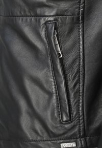 Thumbnail Image 4