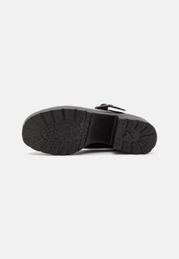 Koi Footwear Lodičky s platformou - black