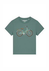 Minzgrünes T-Shirt mit einem Grafikdruck eines Fahrrads mit braunen Akzenten, runden Lenkergriffen und einem Gepäckträger. Kurze Ärmel, lockere Passform.