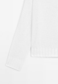Thumbnail Image 10