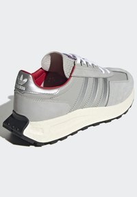 adidas Originals RETROPY E5 UNISEX - Sneaker low - grey two/matte silver/better scarlet