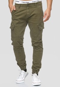 INDICODE JEANS - AUGUST - Pantaloni cargo - army Immagine in miniatura 1