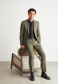 HUGO ARTI HESTEN - Kostiumas - dark beige