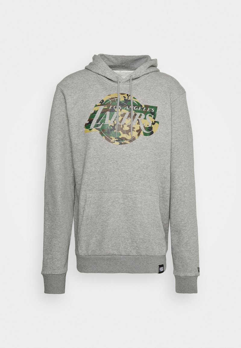 Sweat à capuche gris avec poche avant présentant un logo Los Angeles Lakers camouflage et une capuche avec cordon de serrage.