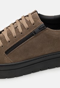 Antony Morato Baskets basses - nut